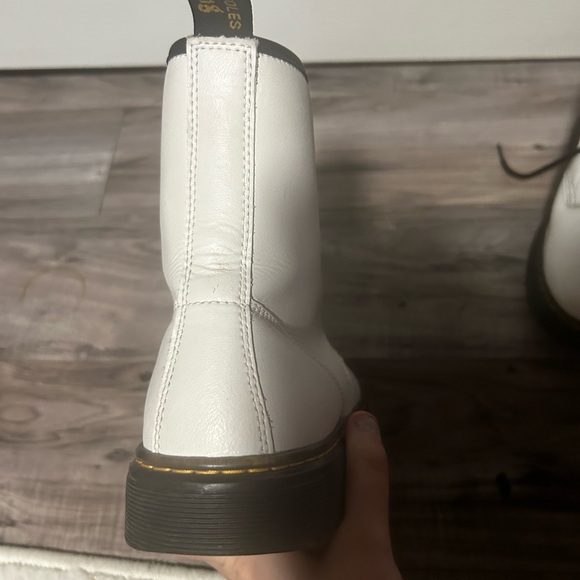 White doc martens - Picture 2 of 5
